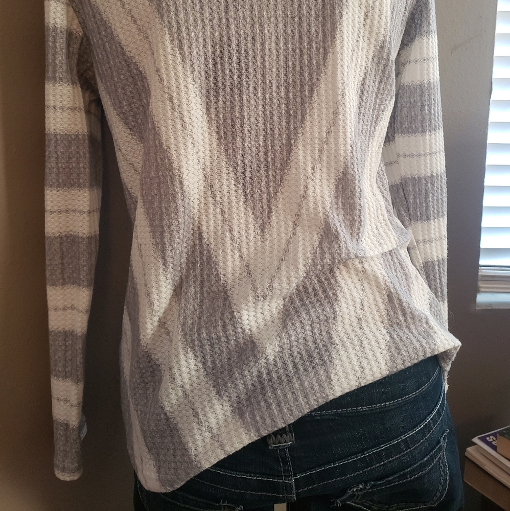 Sweater - Picture 3 of 5
